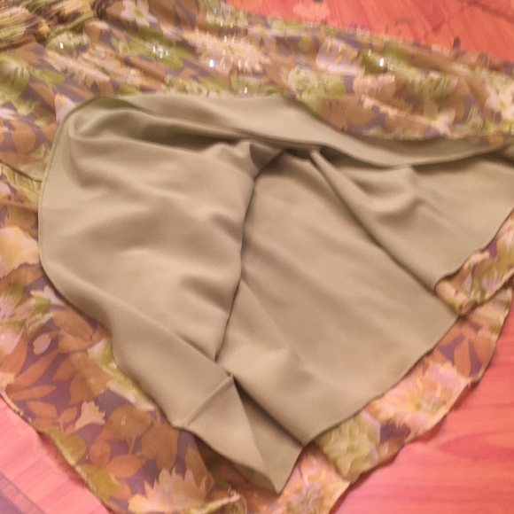 Chetta B. Ruched Floral Sequined Silk MIDI dress sz.2 - Picture 13 of 16